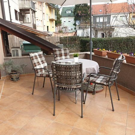 Apartments Ziher ซาเกร็บ ภายนอก รูปภาพ